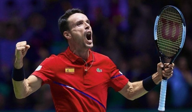 Roberto Bautista derrota a otro top-10 y mete a España en la final de la Copa ATP