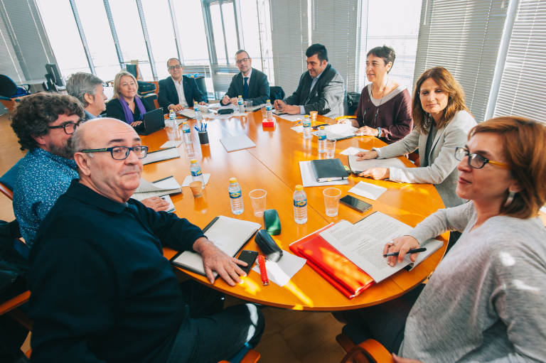 Les Corts abren la puerta a injerencias políticas en los informativos de la nueva Canal 9