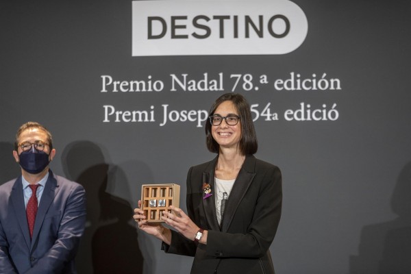 La periodista Inés Martín Rodrigo gana Premio Nadal de novela con 'Las formas del querer'