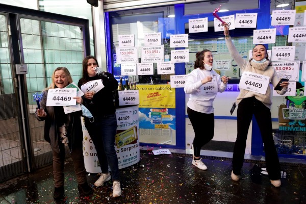 'El Niño' deja una lluvia de premios en la Comunitat con 11 millones en València y 