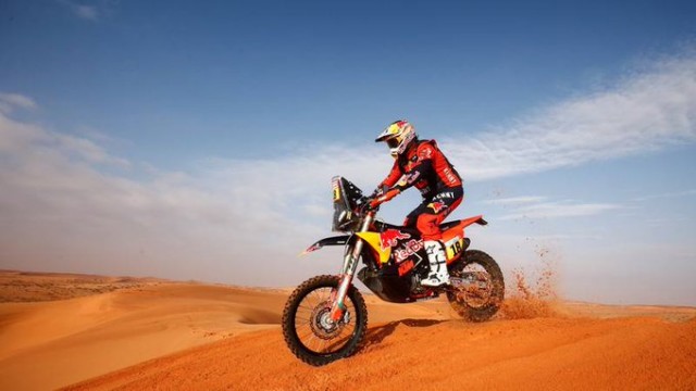 Toby Price gana la quinta etapa en motos; Sunderland mantiene liderato