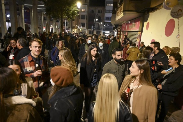 Castellón supera los 2.000 contagios diarios y registra un nuevo fallecido por covid