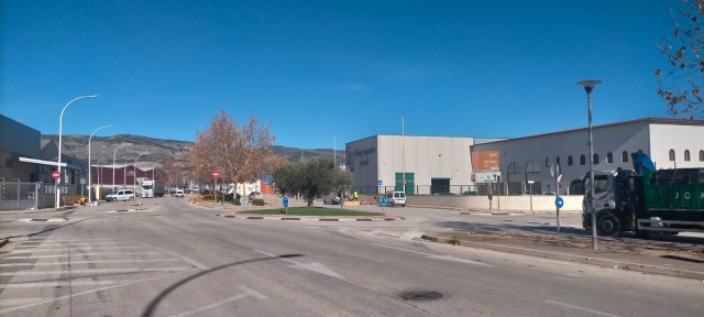 Castalla dota a sus polígonos industriales con un carril bici, mejoras en accesibilidad y señalización 