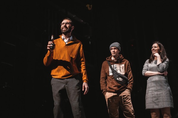 'Pura': un homenaje a los mayores, a los ultramarinos y a los cines desaparecidos
