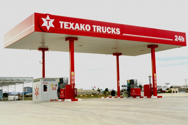 Pasión estética en la gasolinera
