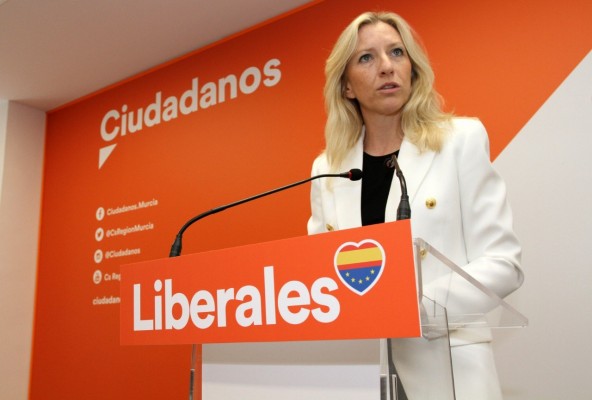 Cs carga contra Miras por su gestión de los fondos europeos y pide que se hagan cargo los municipios