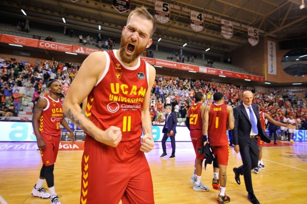 Radovic avisa del peligro para el UCAM de visitar a un Zaragoza que está 