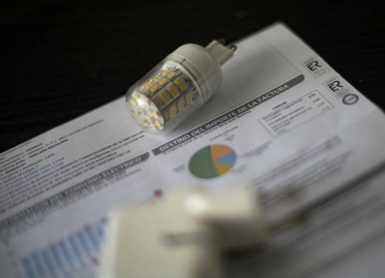  El precio de la luz encadena este miércoles su cuarta subida y supera los 180 euros/MWh