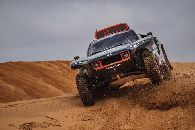 Histórica victoria de etapa de Sainz; Al-Attiyah sufre pero es más líder