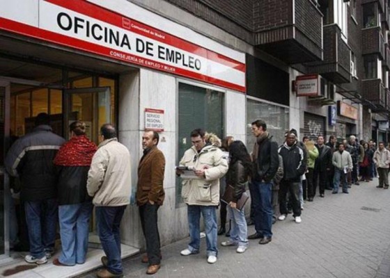 Descenso histórico del paro en España durante 2021 con 782.232 desempleados menos
