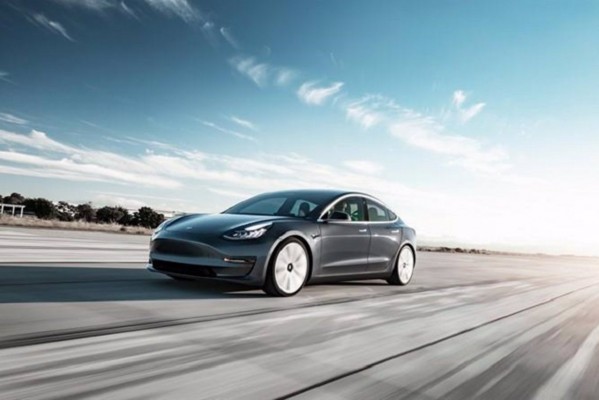  El Tesla Model 3, el coche eléctrico más vendido en España en 2021, con un aumento de más del 134%