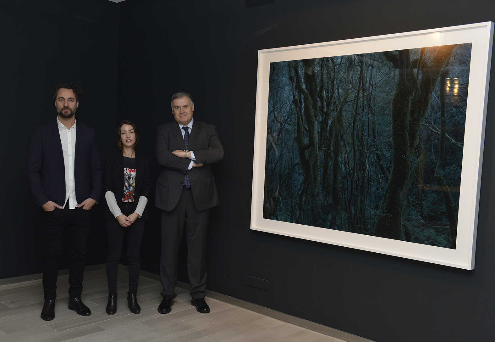 Juan Fabuel, Tana Capó comisaria de la exposición y Antonio Vidal gerente de Fundación Bancaja - 