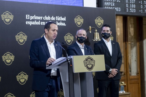 Las ocho cotizadas de la Comunitat Valenciana ganaron un 20% más en bolsa durante 2021