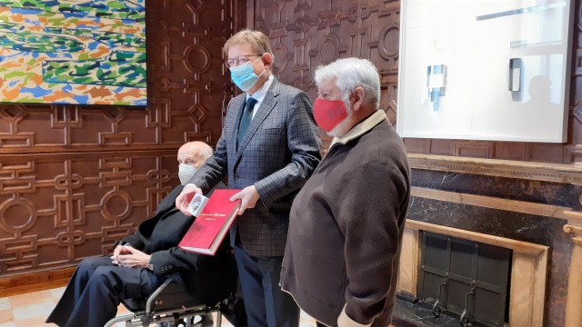 El Baix Segura y la cultura científica protagonizan la conversación entre Santiago Grisolía y Ximo Puig