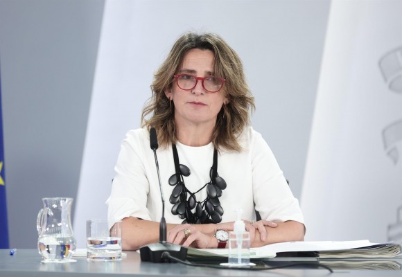 Las eléctricas se llevan más de la mitad de la rebaja fiscal del Gobierno a la factura de la luz