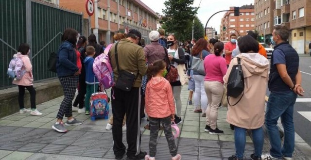 La Región se opone a retrasar la vuelta a las aulas tras la Navidad y teme 17 fórmulas distintas  