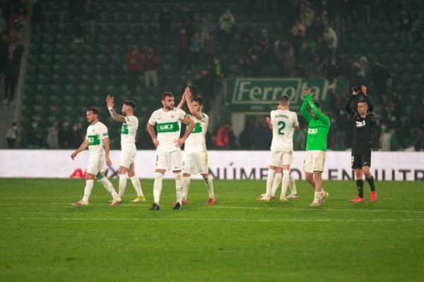 El Elche cierra la primera vuelta lejos de sus expectativas
