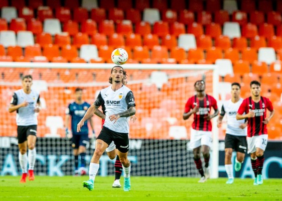 Oficial: Jason se marcha del Valencia CF al Alavés