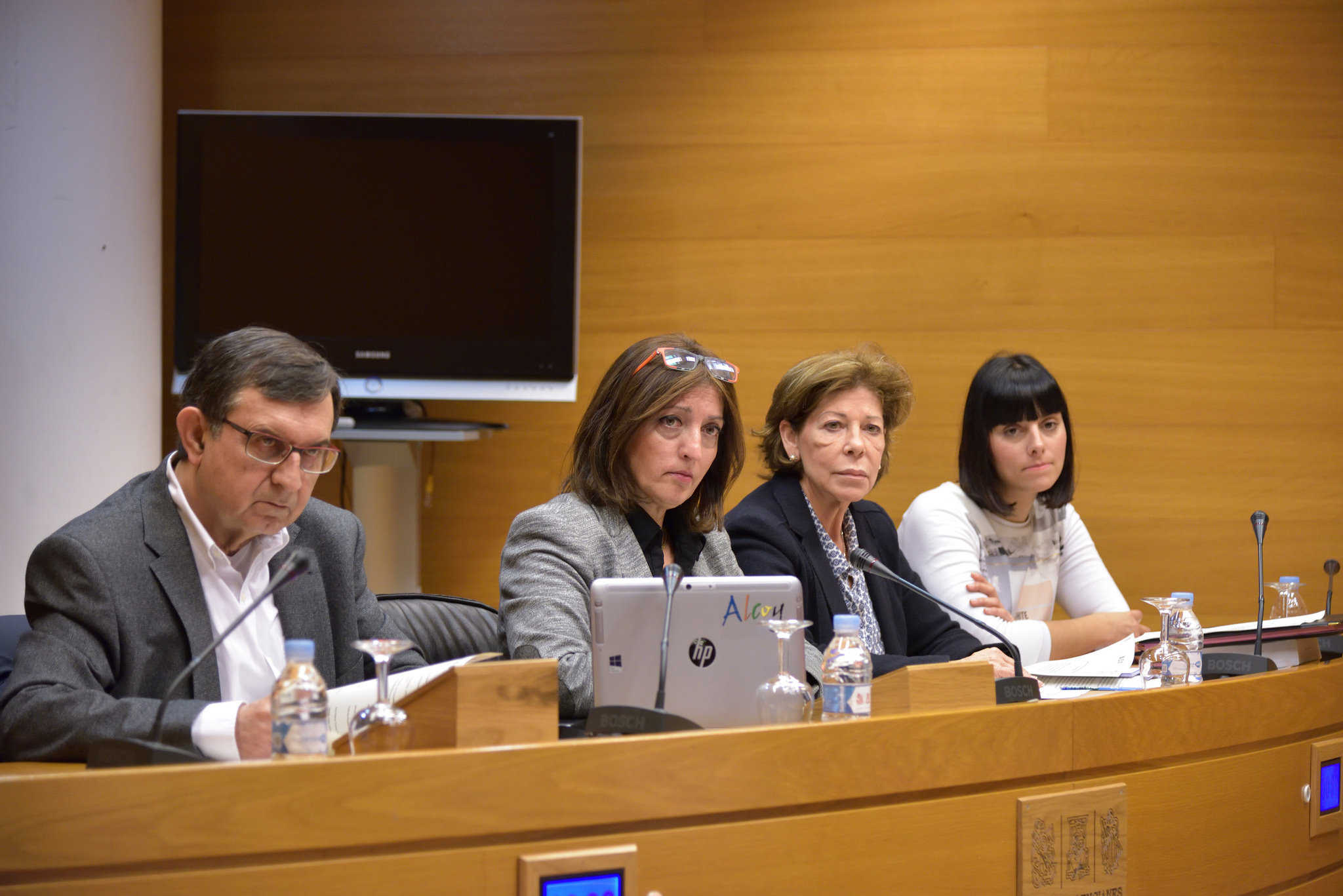 Vicente Casanova (PP), Rosa García (C's) y Sandra Mínguez (Podemos). Foto: CORTS - 
