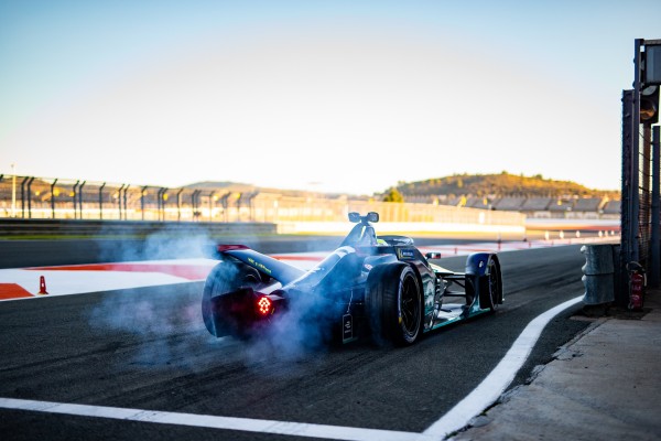 Cheste ofrece quince fines de semana con carreras en 2022
