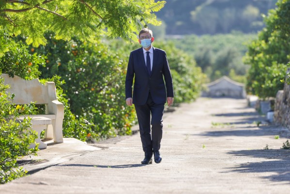 Puig cierra 2021 desde la casa de Brines y celebra las más de 10 millones de vacunas administradas