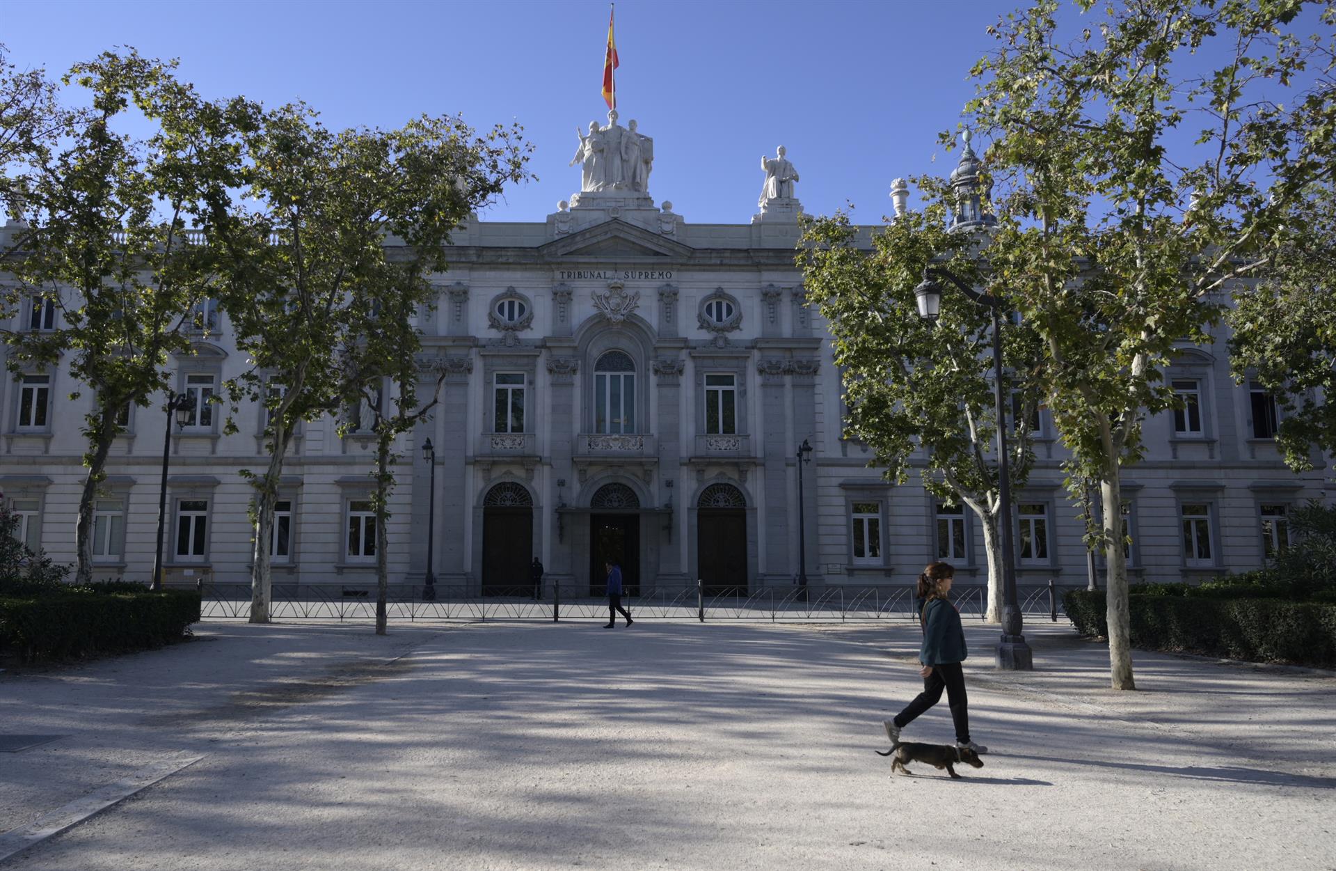 La fachada del Tribunal Supremo, a 15 de octubre de 2021, en Madrid (España). Foto: ÓSCAR CAÑAS/EP - 