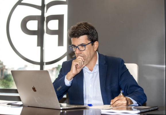 Mazón reprocha la falta de autocrítica de Puig y su olvido sobre la brecha social y el colapso sanitario