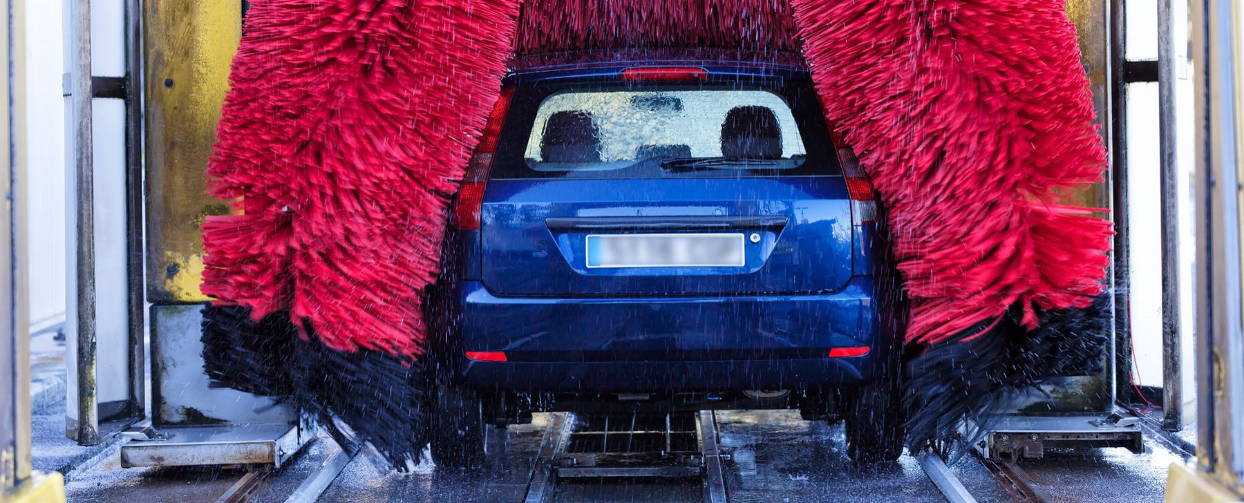 Prisión para dos empresarios de un lavacoches de Vila-real por tener a trabajadores sin alta laboral