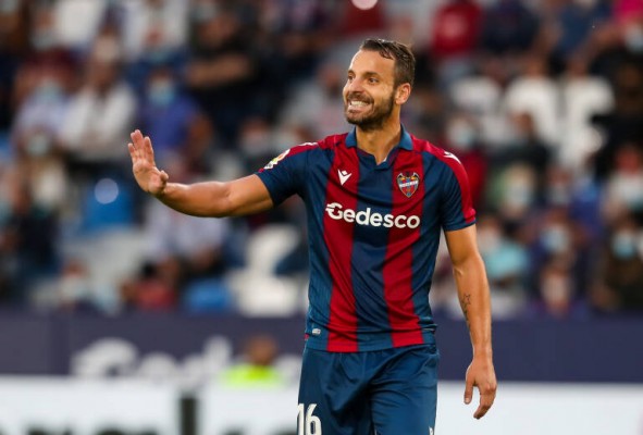 Soldado y Pepelu, bajas en el derbi ante el Villarreal por sanción 
