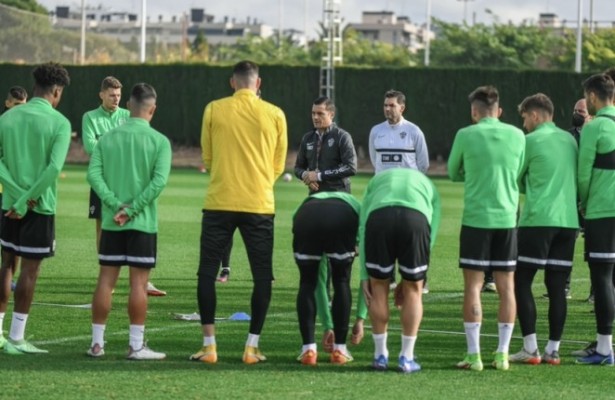 Duelo con Villarreal, Copa y visita al Madrid esperan al Elche en enero
