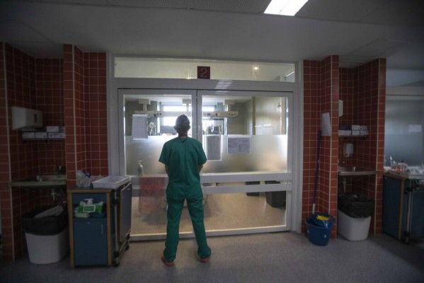 La covid no perdona a la Región y despide el 2021 con cuatro días de récords de contagios (3.471) y cuatro muertes
