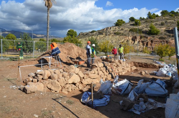 La Vila Joiosa recupera un gran muro de bancal iberorromano para su visita pública
