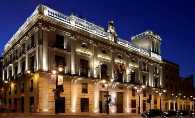 Alcoy crea una empresa pública para asumir la limpieza de edificios y la gestión de un polideportivo