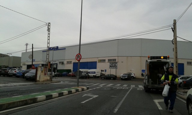 La otra cara de la demanda de suelo industrial en Alicante: naves de alquiler por días 