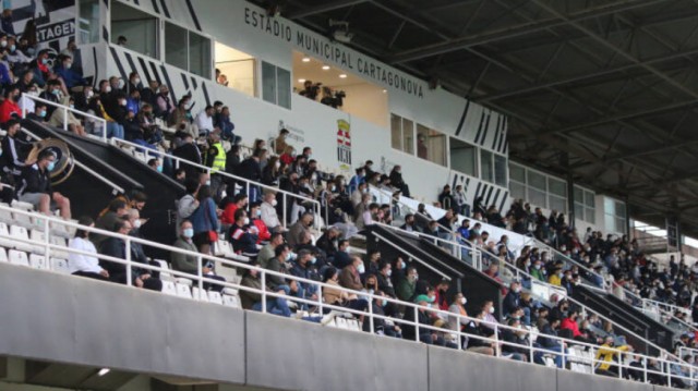 Sanidad y las comunidades autónomas reducen el aforo de los eventos deportivos