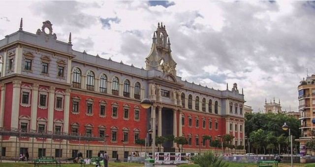 El punto móvil para la primera vacuna y test en Murcia se traslada a la Plaza de la Universidad