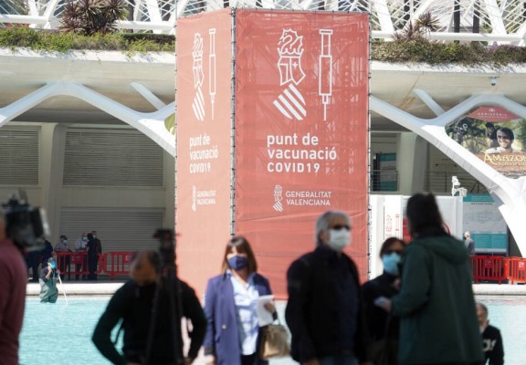 La vacunación y la Ofrenda a la Virgen, entre las fotogalerías de Valencia Plaza más vistas en 2021