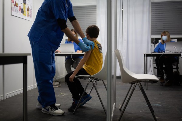 Casi el 90% de la población mayor de 12 años ya tiene la pauta completa de vacunación