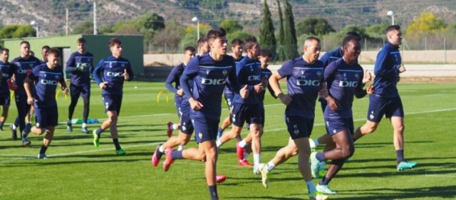 Carles Salvador y Dani Torres, entre los jugadores del CD Castellón que acaban contrato