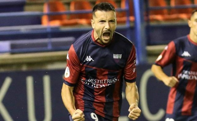 Rubén Mesa se convierte en nuevo delantero del UCAM CF