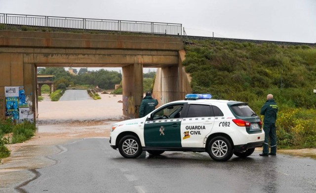 Los vecinos del Polígono de Santa Ana, Los Dolores y Molino Derribao se unen para hacer frente común ante las inundaciones