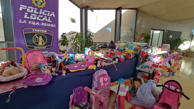 La Policía Local de la Vila recoge más de mil juguetes para los niños y niñas desfavorecidos
