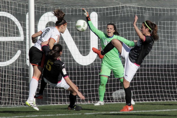 El VCF Femenino busca conservar la tercera plaza ante el Sporting Huelva