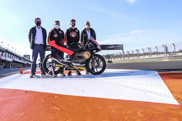 Adrián Cruces será el piloto de la Cuna de Campeones en el mundial junior de Moto3