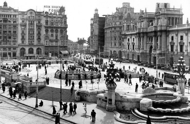 ¿Estamos desaprovechando la Plaza del Ayuntamiento? Abran paso al salón de la franquicia 