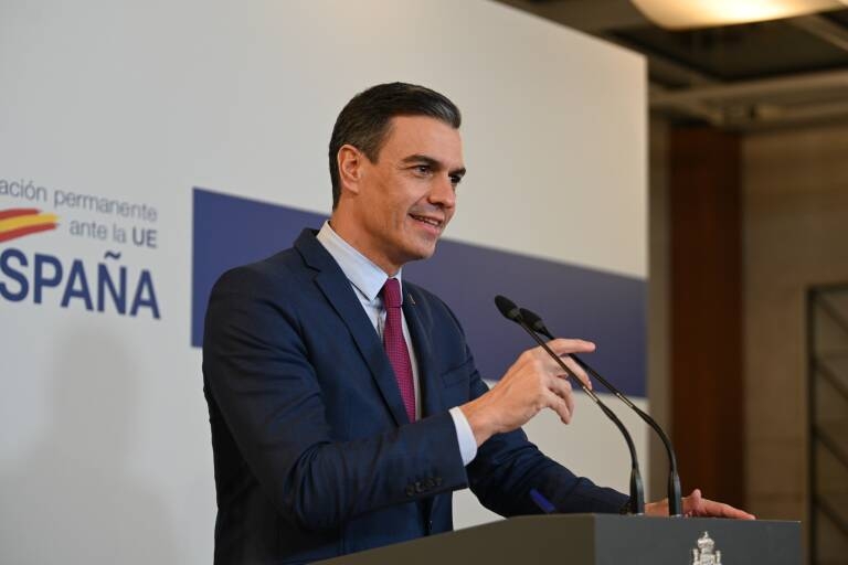 Sánchez resta gravedad a ómicron porque hay cifras 