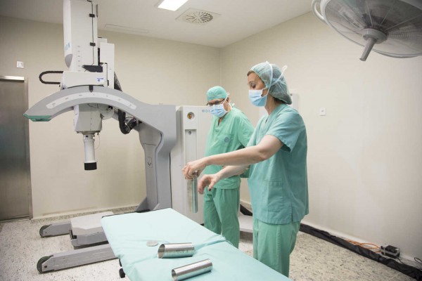 Quirónsalud Torrevieja incorpora una técnica que reduce el número de sesiones de radioterapia