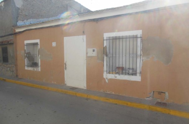 Almoradí invertirá 200.000 euros en la reparación de cinco viviendas municipales dañadas por la Dana