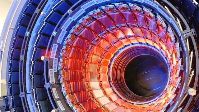 Científicos buscan alternativas al LHC, que dejará de funcionar en 2035