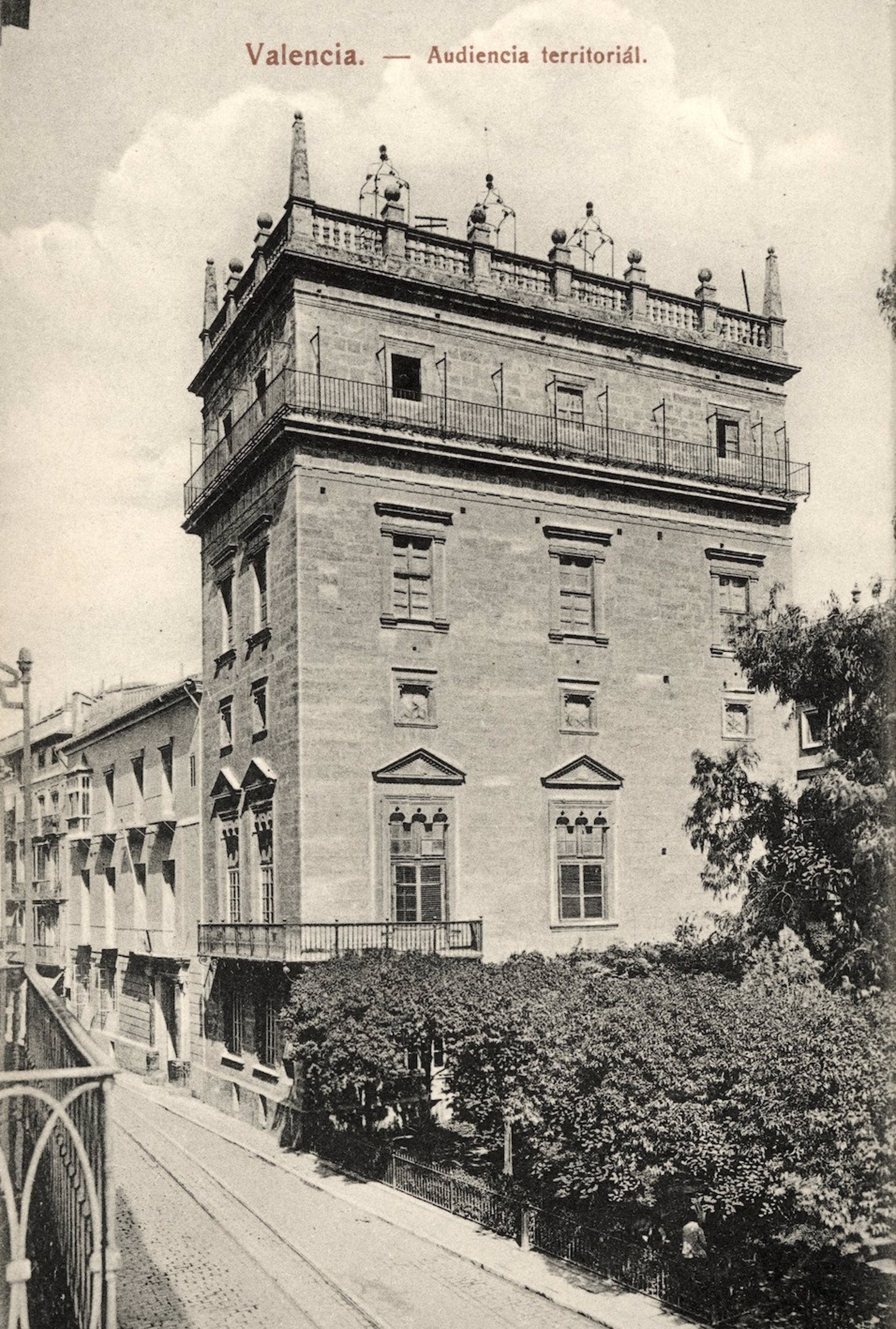 Un estudio señala a Martínez Aloy como autor de la segunda torre del Palau de la Generalitat